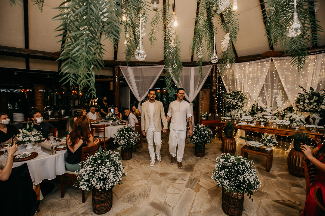 Lucas e Guilherme | Mini wedding com chuva e muito amor