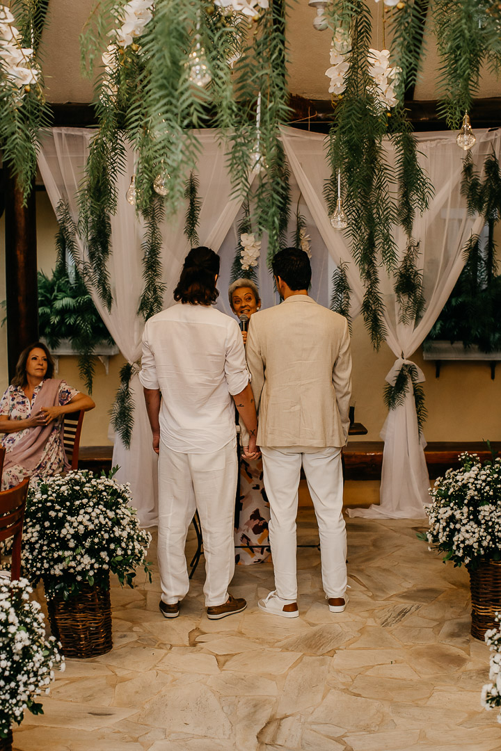 Lucas e Guilherme | Mini wedding com chuva e muito amor