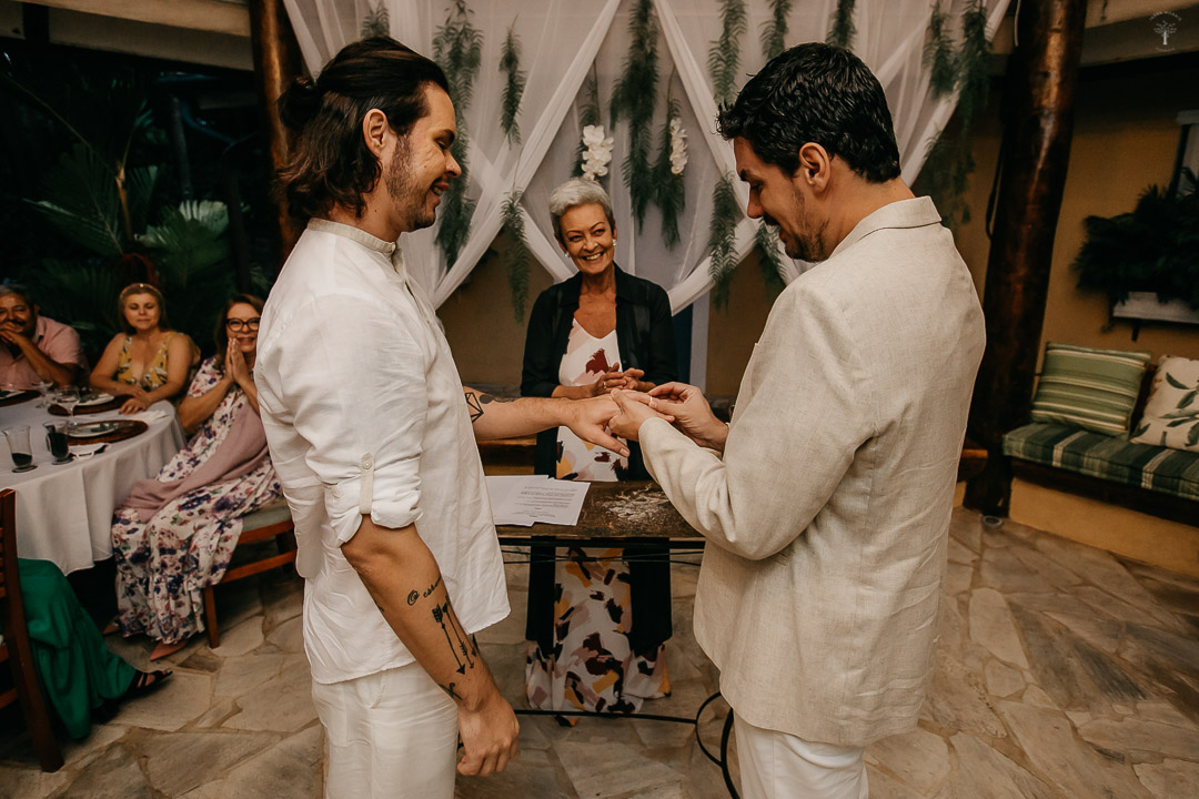 Lucas e Guilherme | Mini wedding com chuva e muito amor