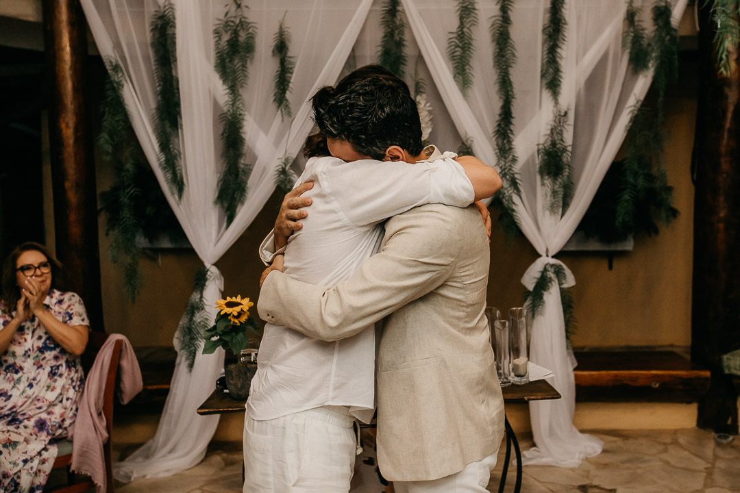 Lucas e Guilherme | Mini wedding com chuva e muito amor