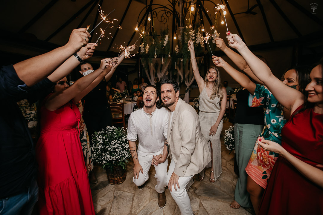 Lucas e Guilherme | Mini wedding com chuva e muito amor