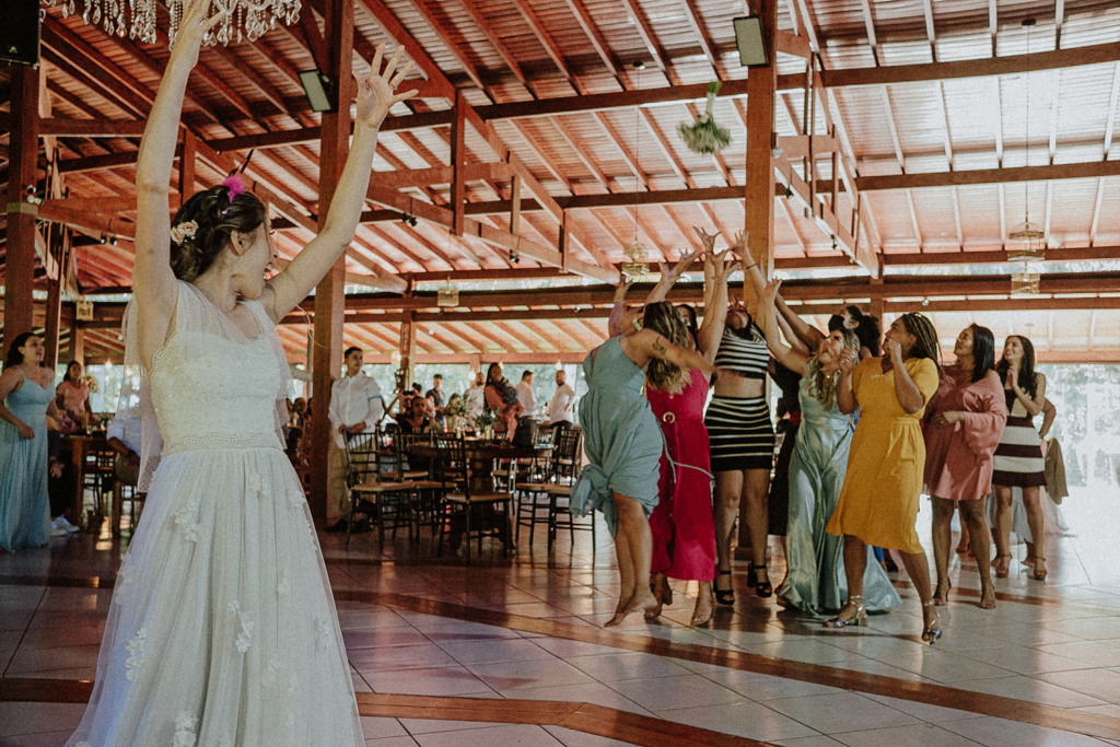 Thais e Henrique | Romantismo no Ravena Garden