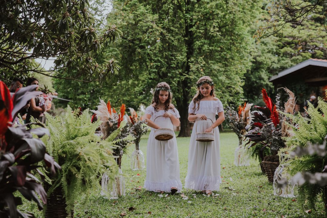 Bruna e Lucas | Casamento com personalidade ao ar livre