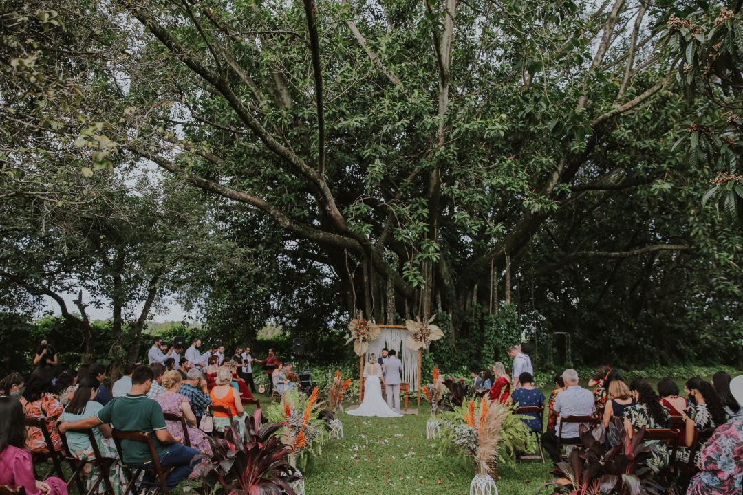 Bruna e Lucas | Casamento com personalidade ao ar livre