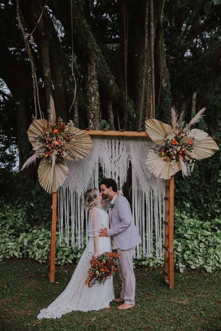 Bruna e Lucas | Casamento com personalidade ao ar livre