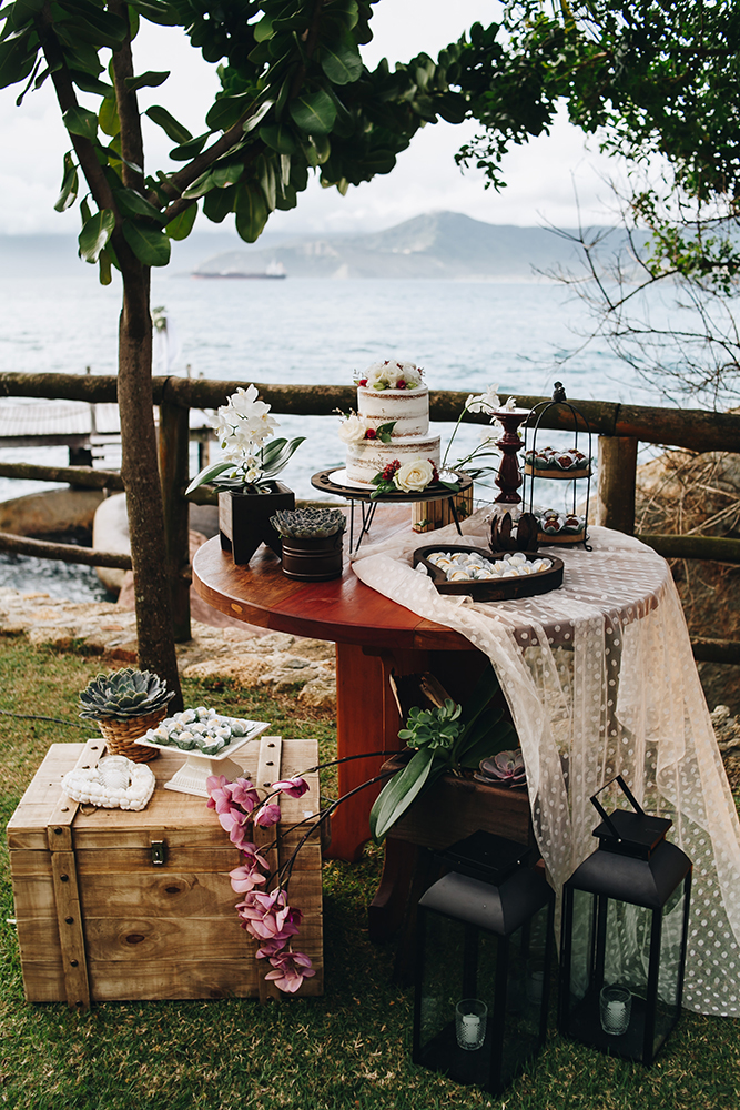 Débora e Jorge | Casamento no píer em Ilhabela, por Sereiamor