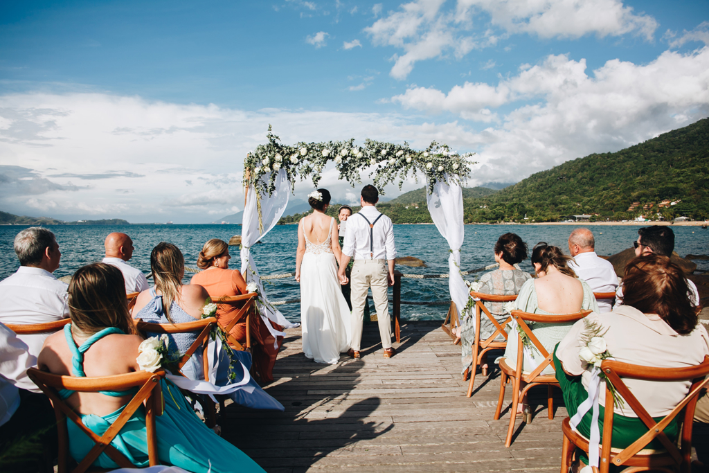 Débora e Jorge | Casamento no píer em Ilhabela, por Sereiamor