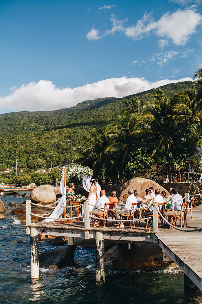 Débora e Jorge | Casamento no píer em Ilhabela, por Sereiamor