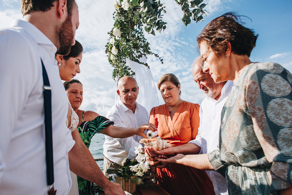 Débora e Jorge | Casamento no píer em Ilhabela, por Sereiamor