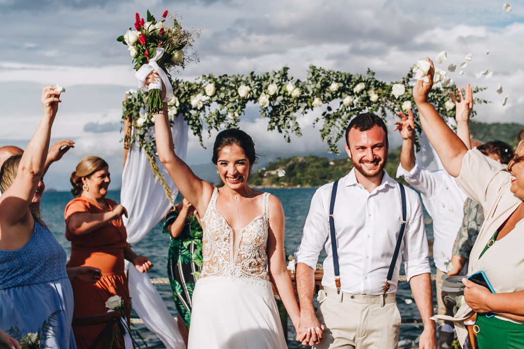 Débora e Jorge | Casamento no píer em Ilhabela, por Sereiamor