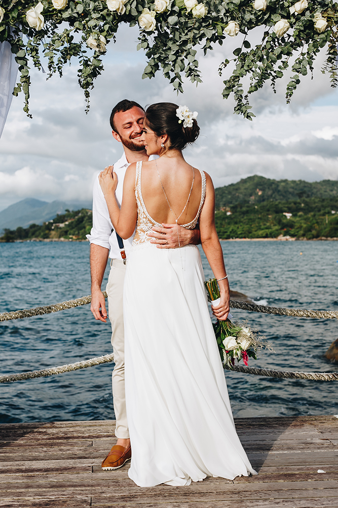 Débora e Jorge | Casamento no píer em Ilhabela, por Sereiamor