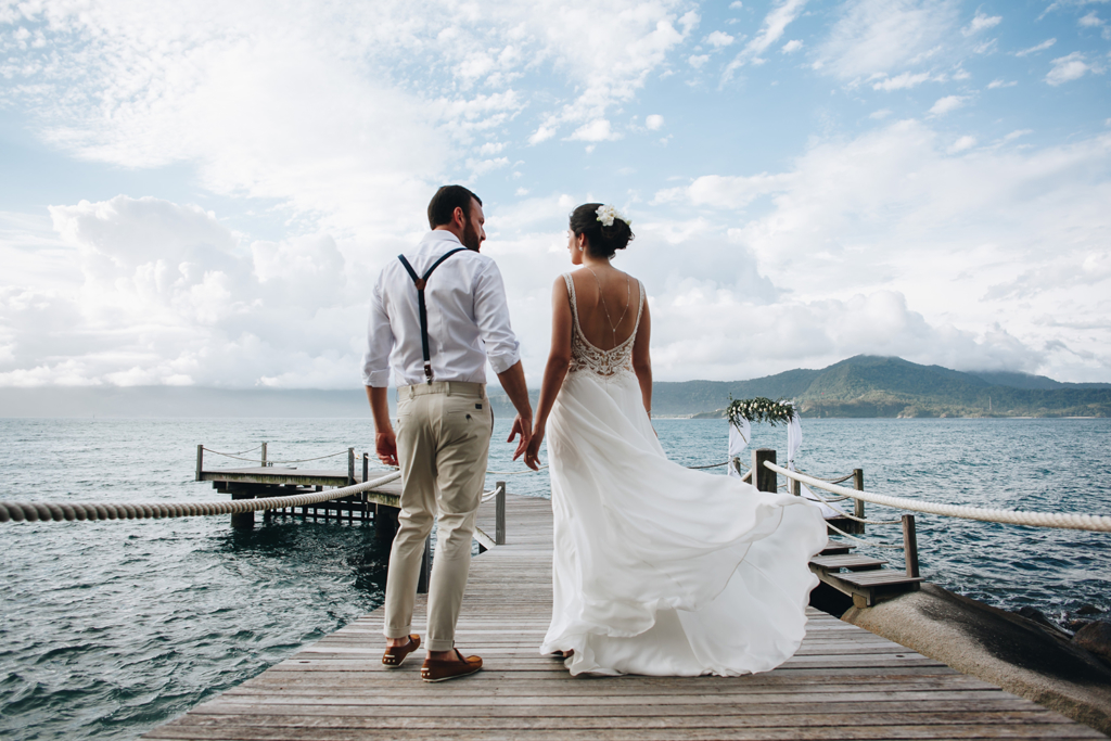 Débora e Jorge | Casamento no píer em Ilhabela, por Sereiamor