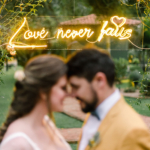 Editorial Yellow & Gray Noiva Ansiosa - Pantone 2021 - Neon no Casamento