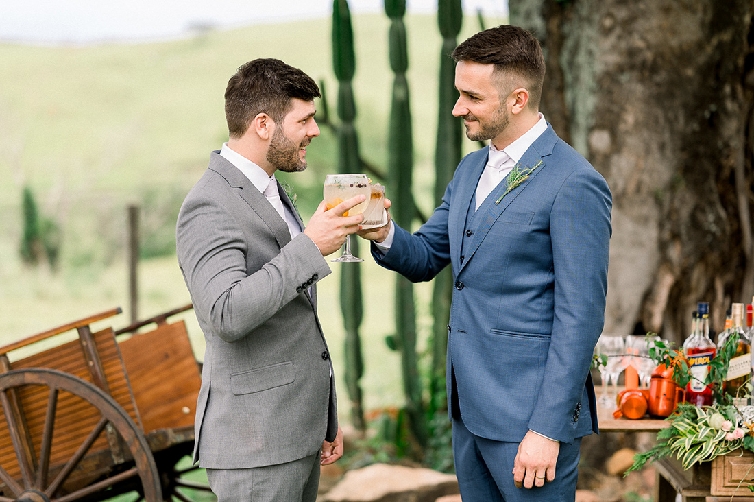 Eles - Casamento a dois na Fazenda Embauva - Bar