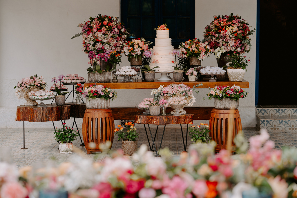 Kelly e João Henklain | Casamento romântico com tons de rosa