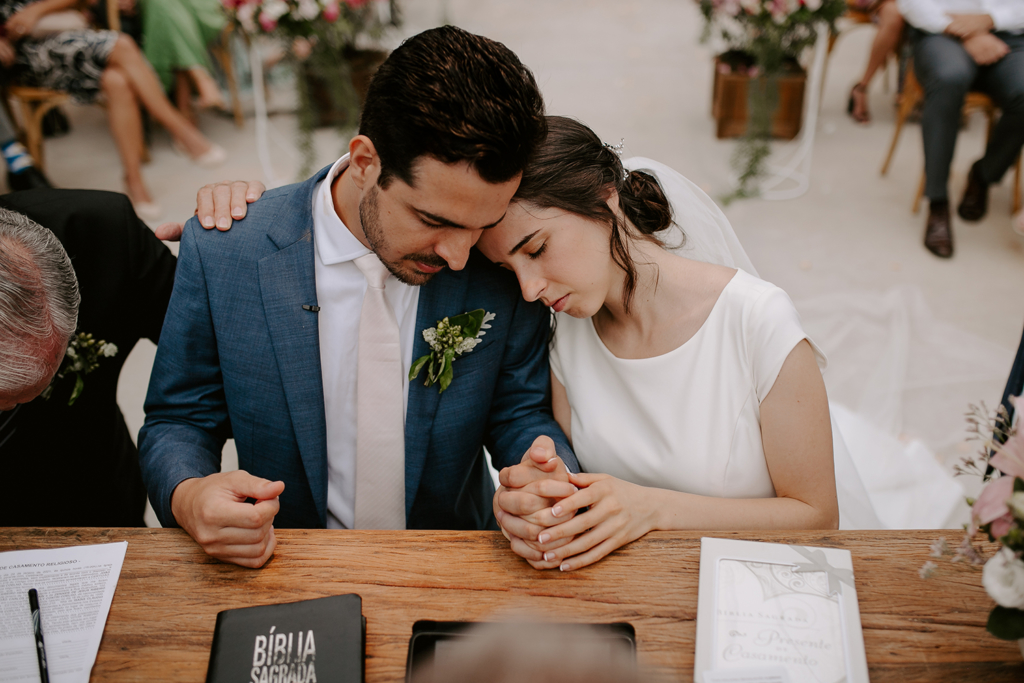 Kelly e João Henklain | Casamento romântico com tons de rosa