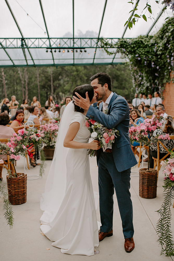 Kelly e João Henklain | Casamento romântico com tons de rosa