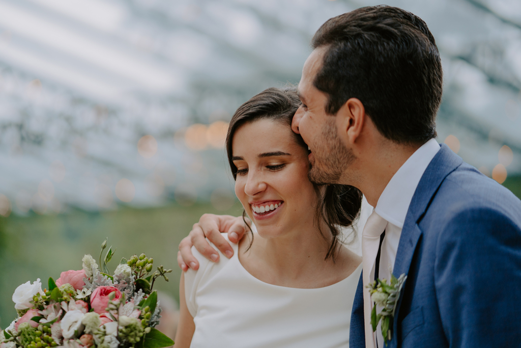 Kelly e João Henklain | Casamento romântico com tons de rosa