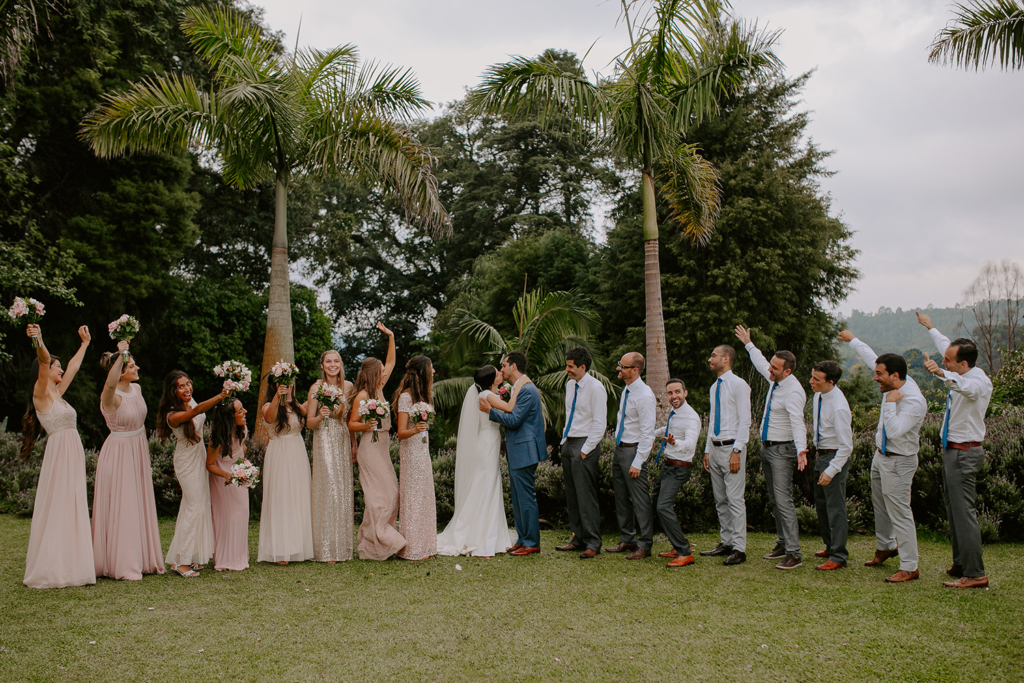 Kelly e João Henklain | Casamento romântico com tons de rosa