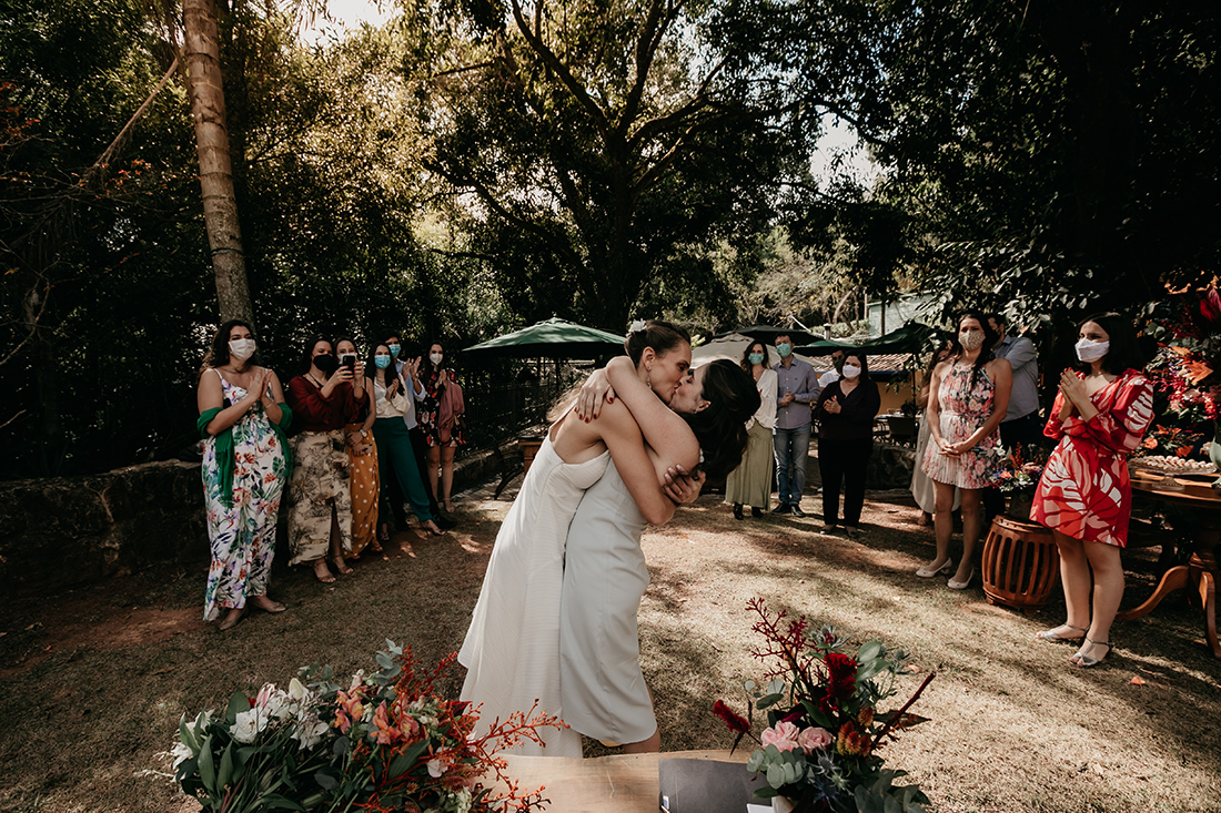 Daniele e Tomiris | Mini wedding vibrante ao ar livre