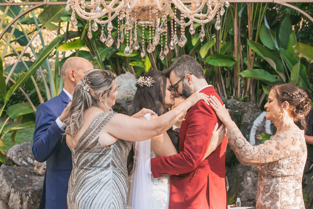 Patricia e Tiago | Do Happn para o altar no Ravena Garden