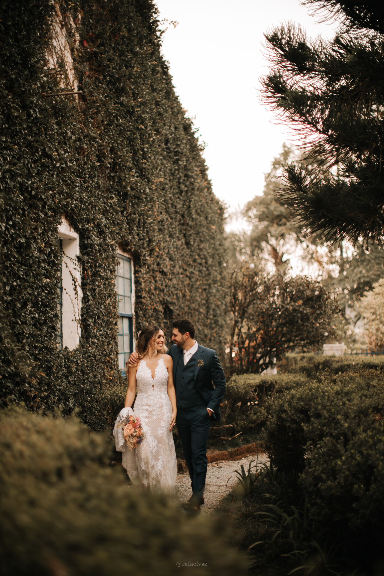 Adriana e Guilherme | Casamento com paleta candy color, por Natasha Bleier