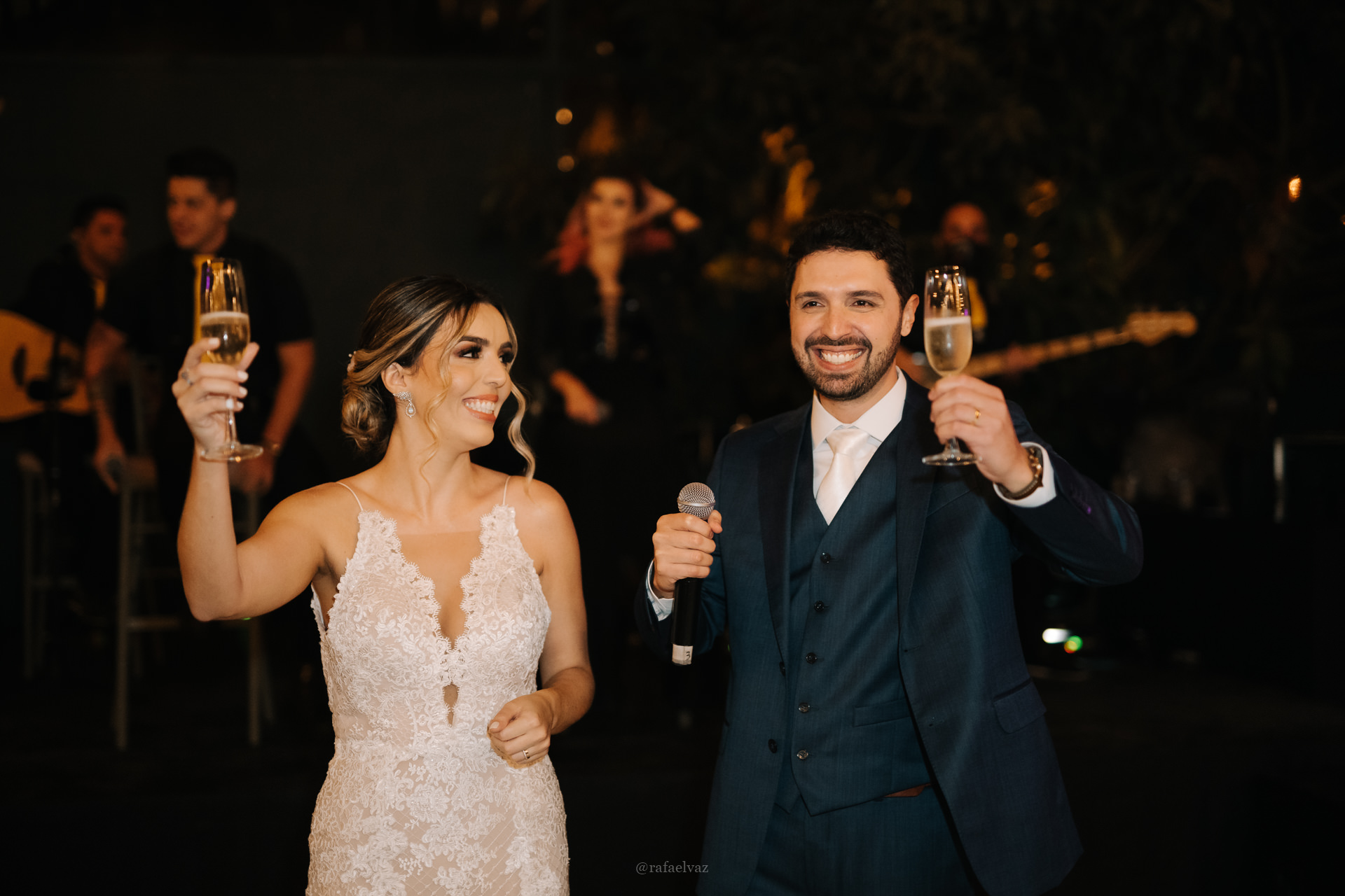 Adriana e Guilherme | Casamento com paleta candy color, por Natasha Bleier