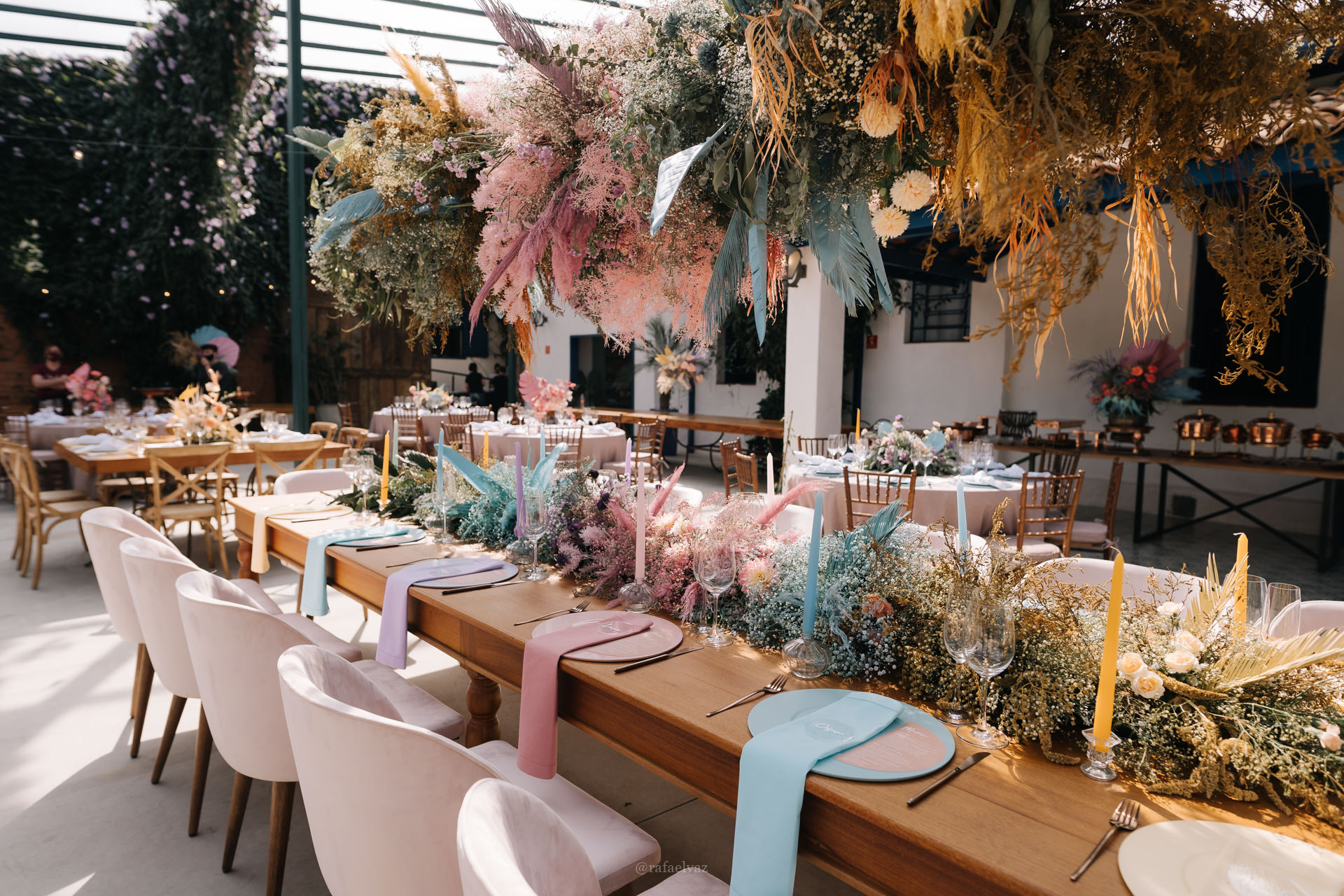 Adriana e Guilherme | Casamento com paleta candy color, por Natasha Bleier