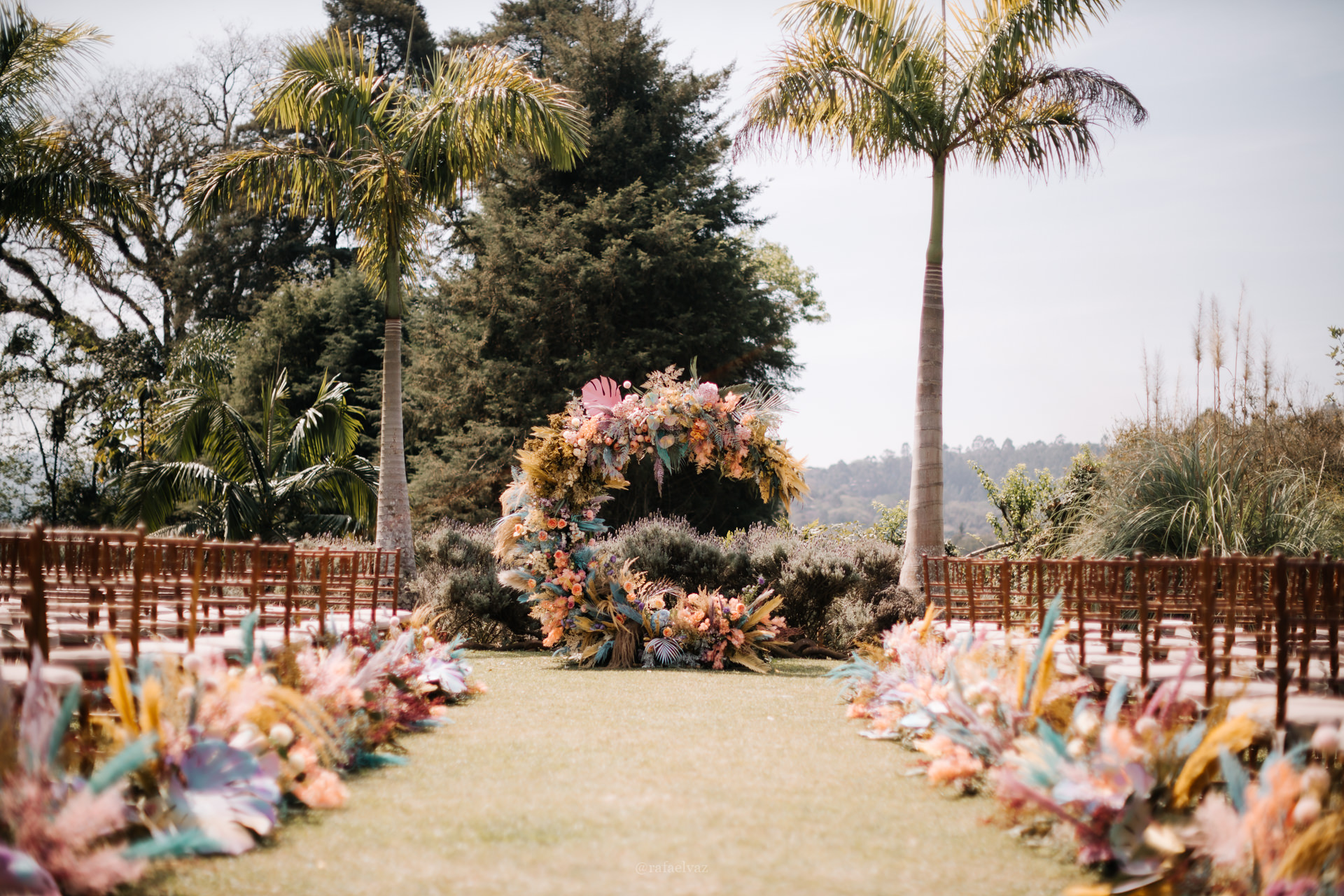 Adriana e Guilherme | Casamento com paleta candy color, por Natasha Bleier