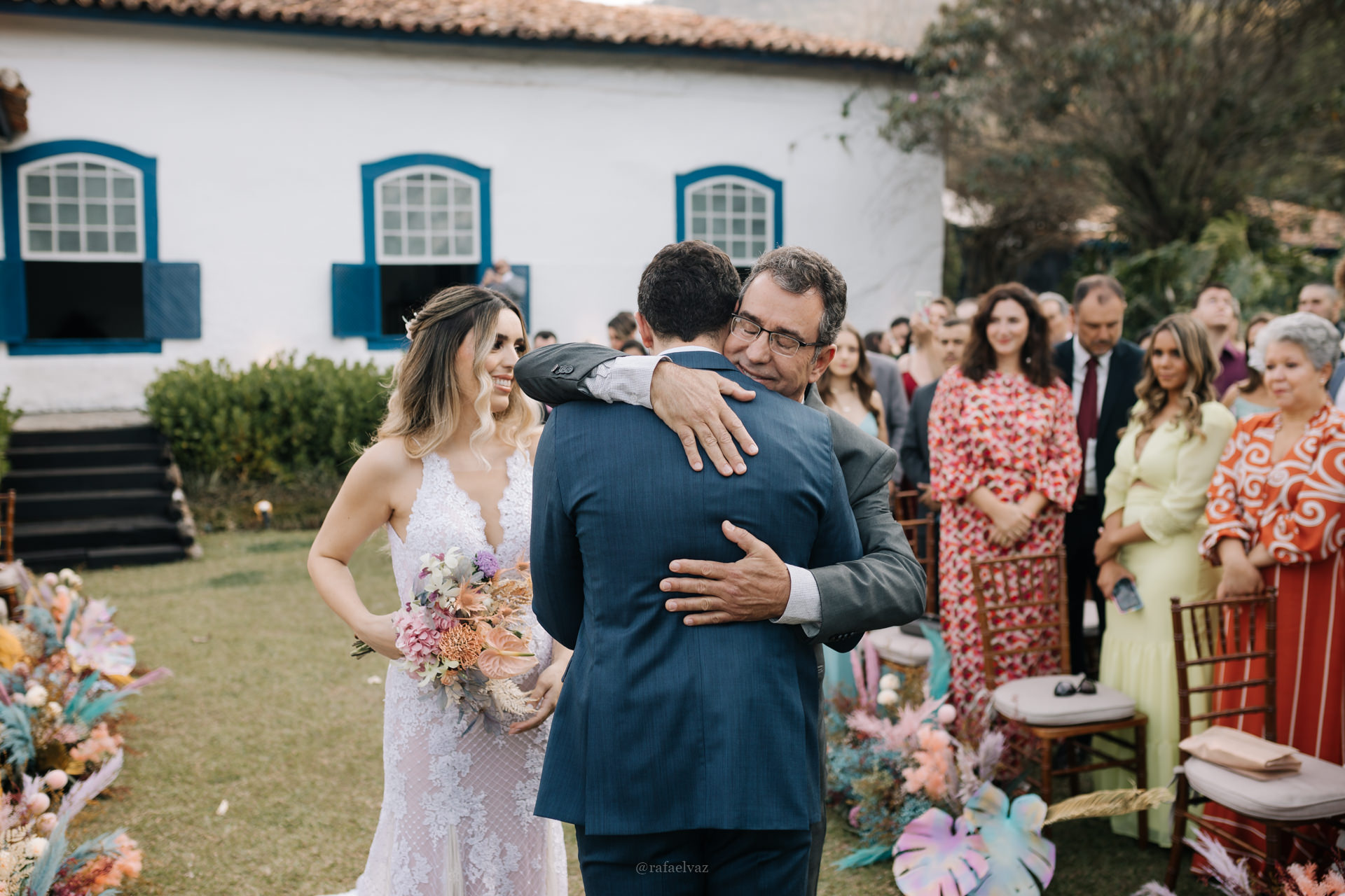 Adriana e Guilherme | Casamento com paleta candy color, por Natasha Bleier