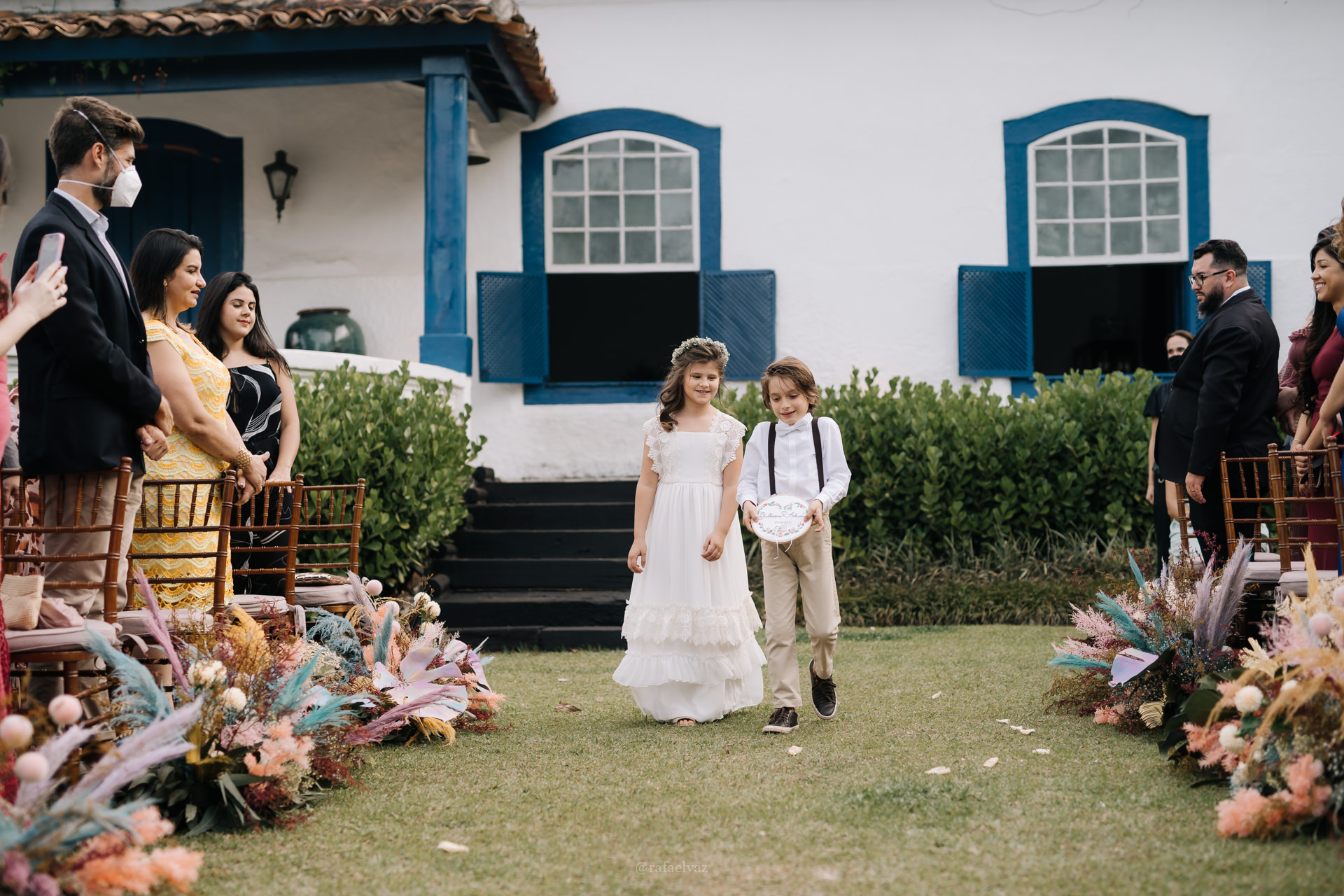 Adriana e Guilherme | Casamento com paleta candy color, por Natasha Bleier