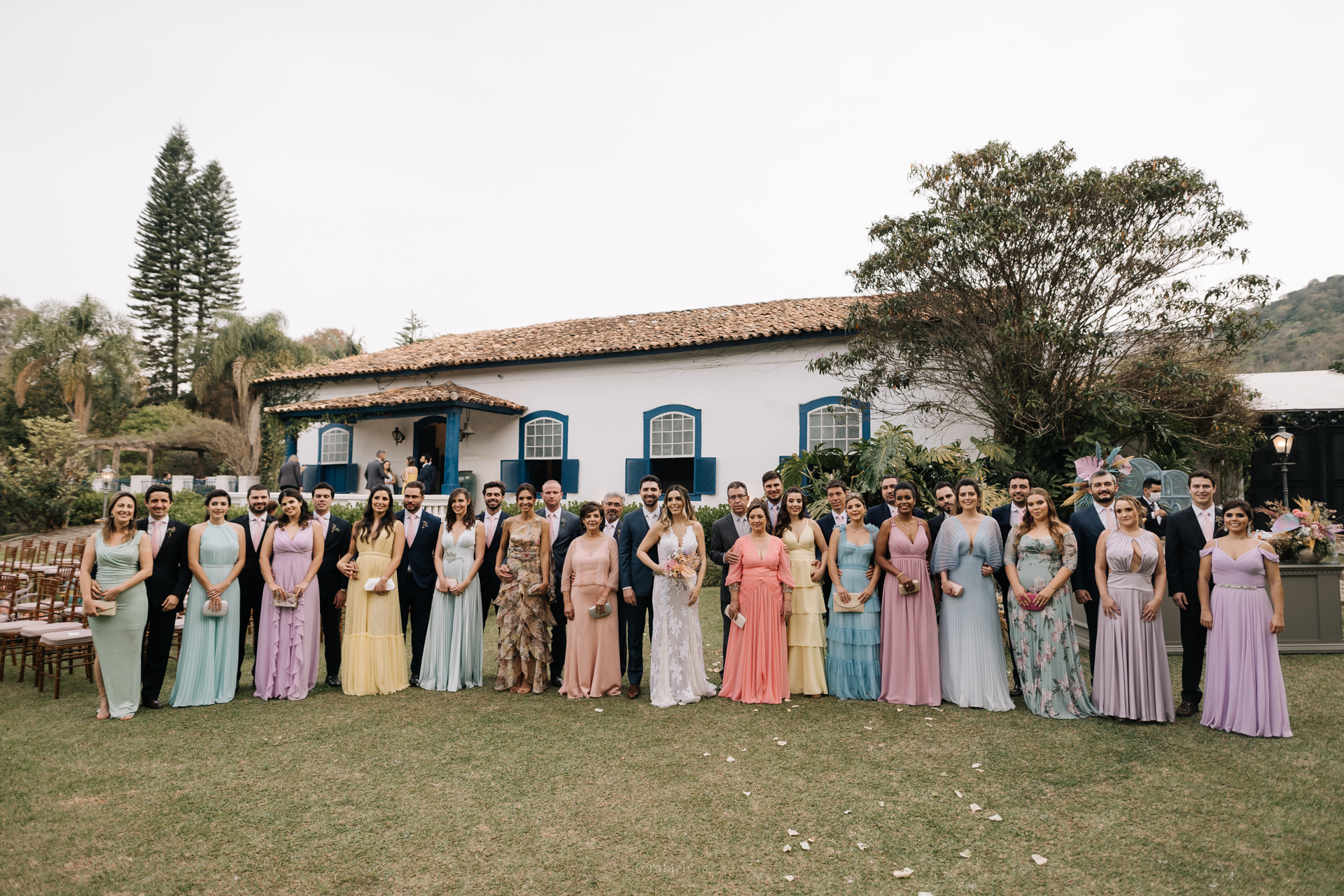 Adriana e Guilherme | Casamento com paleta candy color, por Natasha Bleier