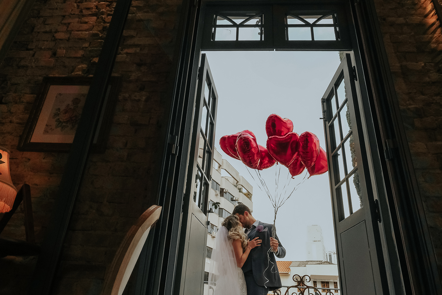 Karollyne e Vinicius | Casamento apaixonado na Casa Quintal, por Bruno Ferreira