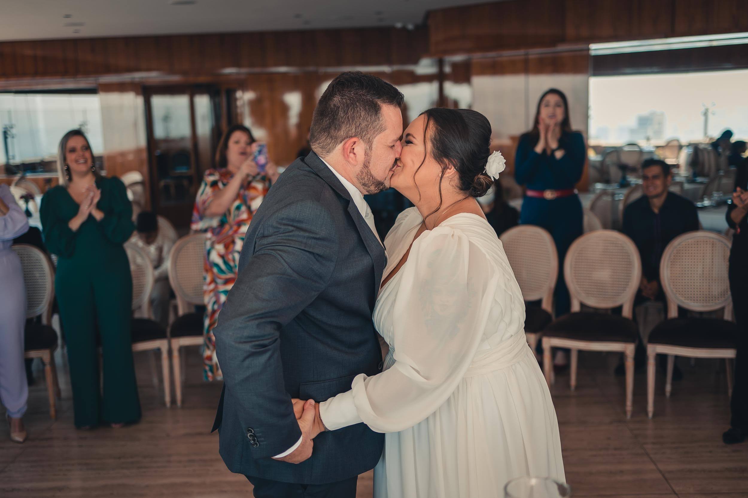 Luciana e Eduardo | Micro wedding no Terraço Itália: um dia leve e feliz