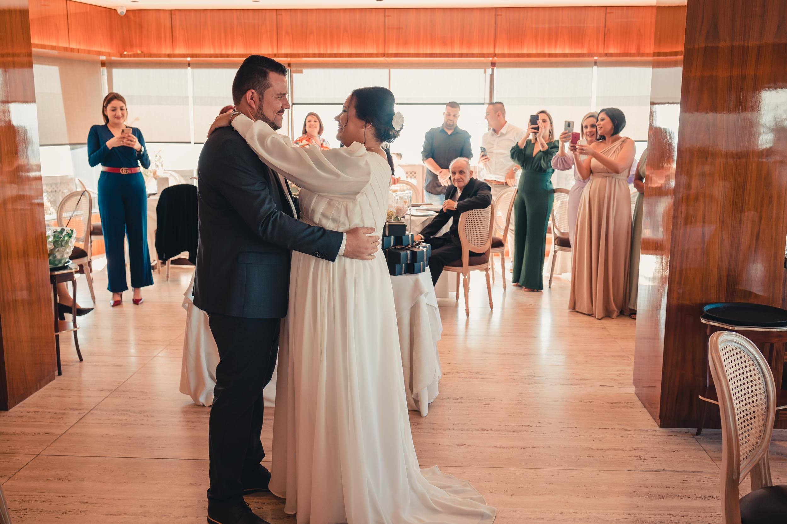 Luciana e Eduardo | Micro wedding no Terraço Itália: um dia leve e feliz