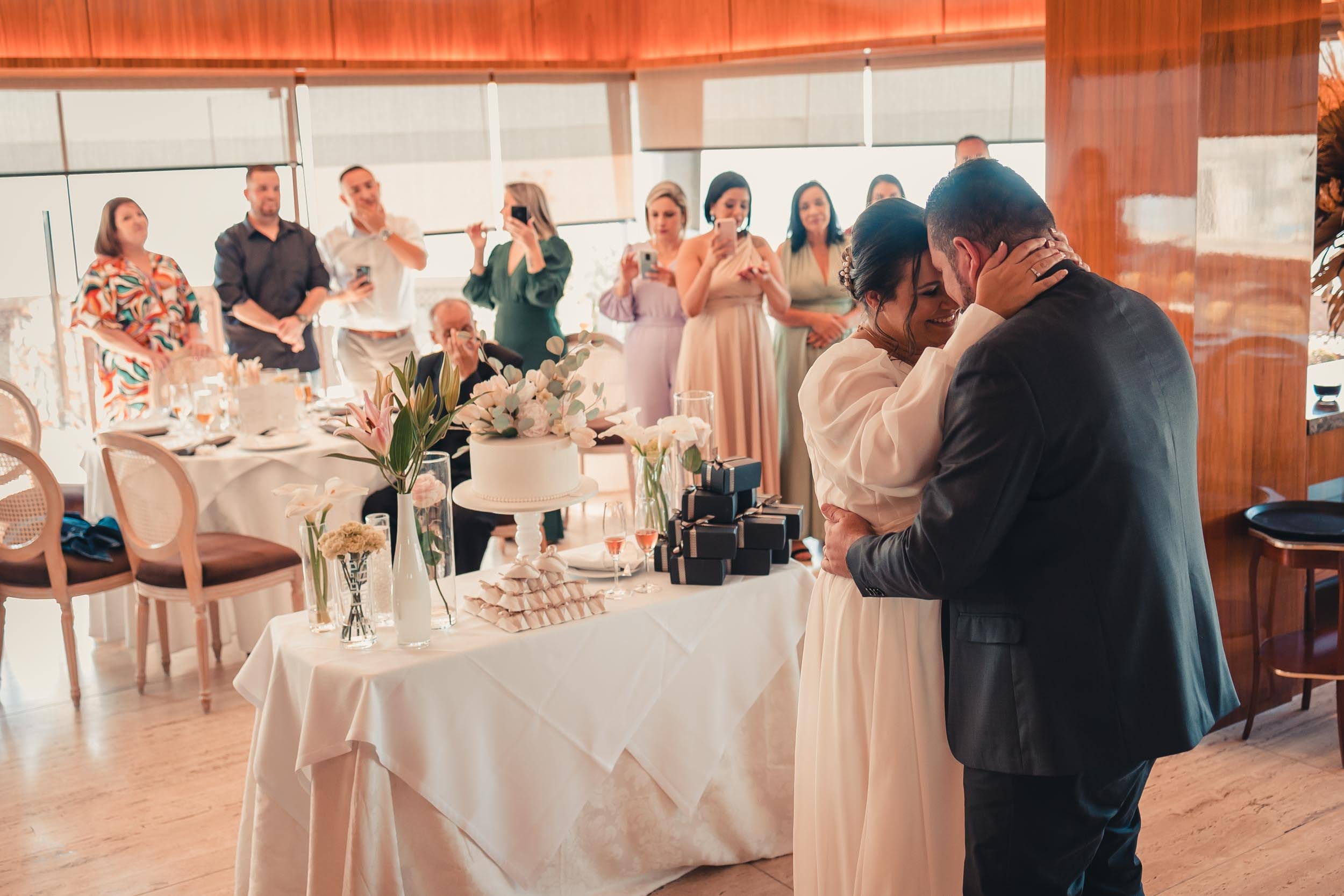 Luciana e Eduardo | Micro wedding no Terraço Itália: um dia leve e feliz