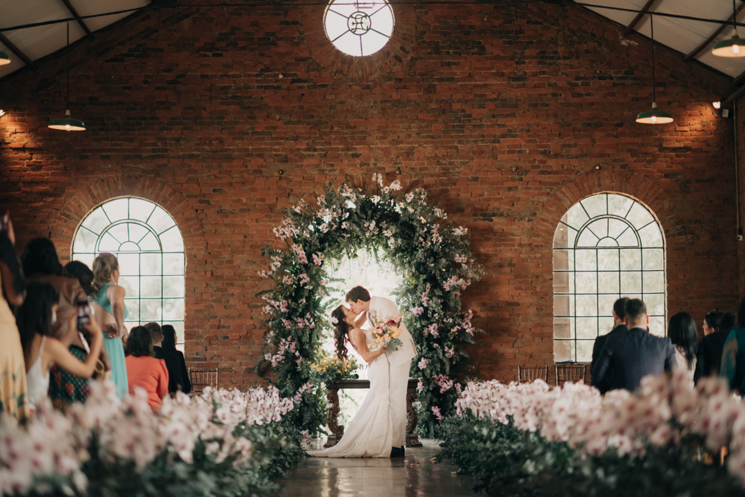 Gabriela e Patrick | Casamento florido na fazenda, por Flor Brasileira