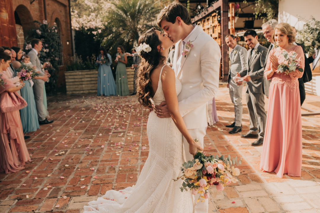 Gabriela e Patrick | Casamento florido na fazenda, por Flor Brasileira