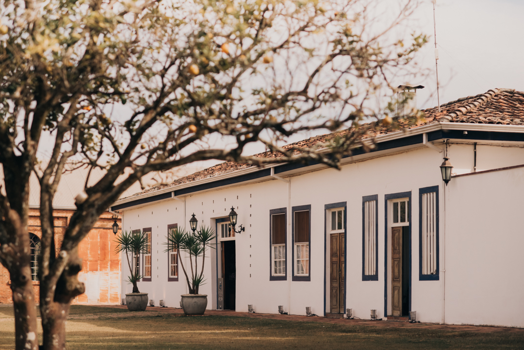 Gabriela e Patrick | Casamento florido na fazenda, por Flor Brasileira