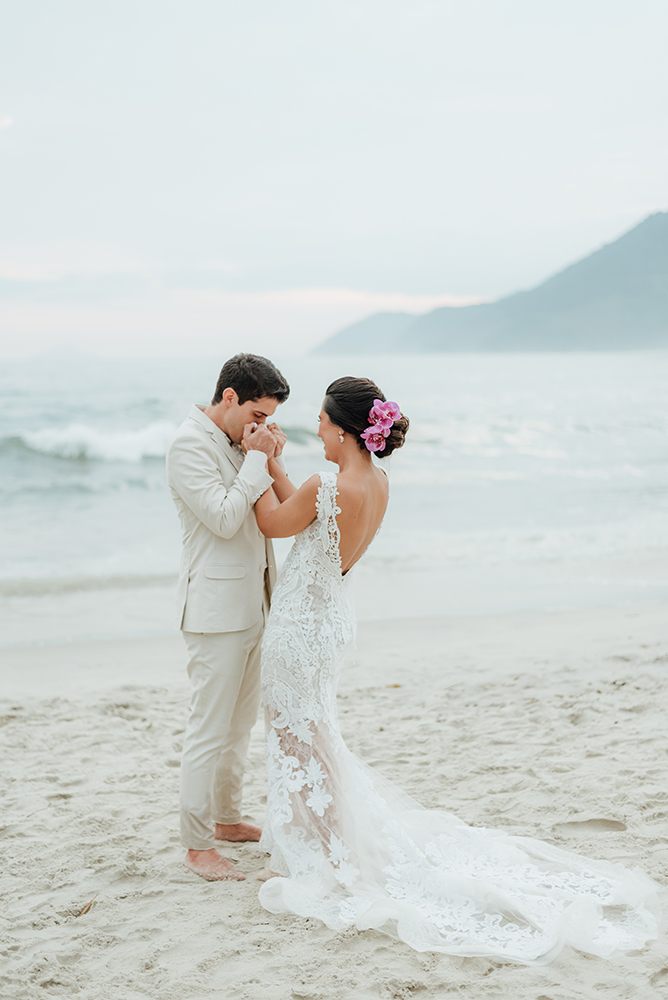 Letícia e Diego | Mini wedding em Maresias