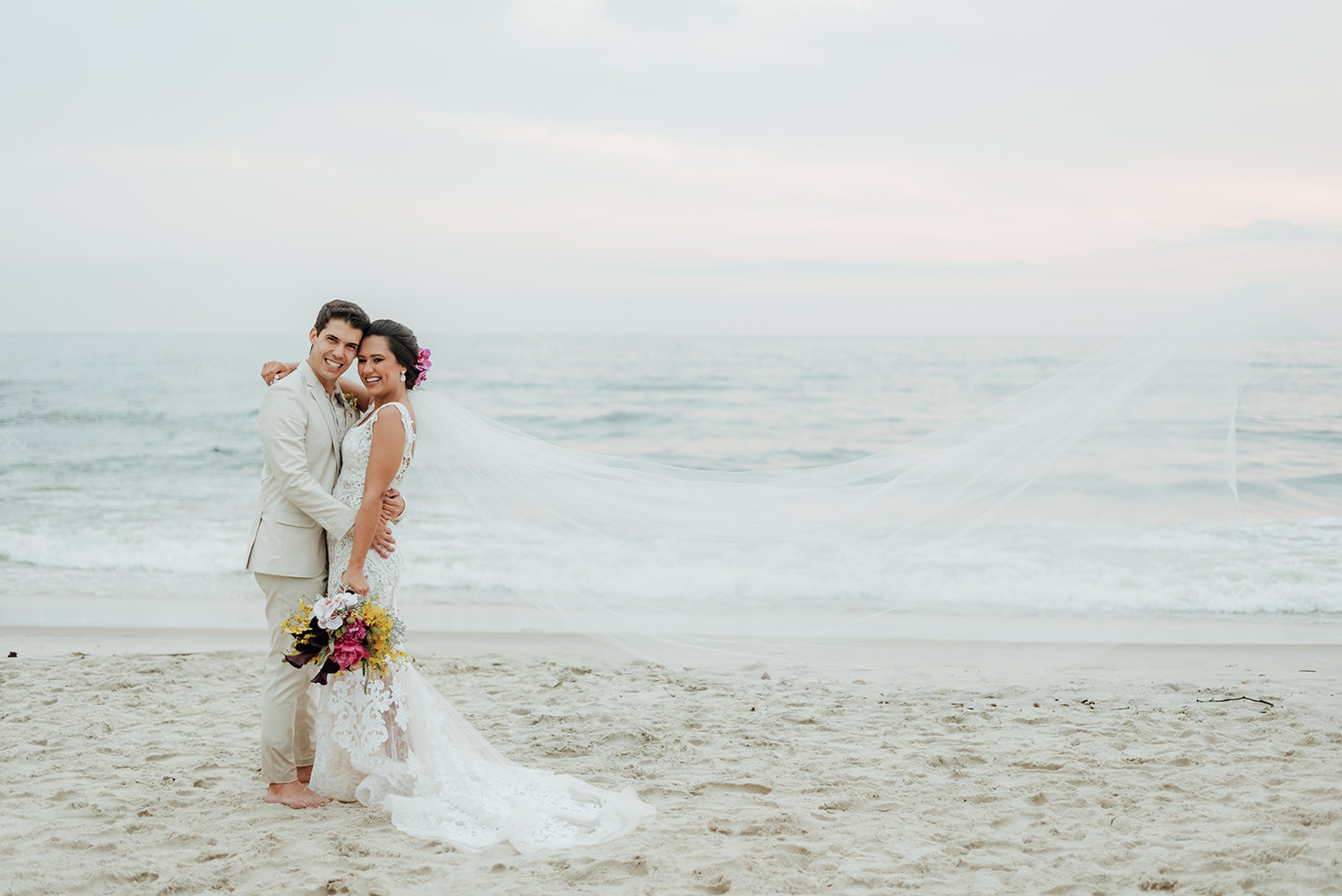 Letícia e Diego | Mini wedding em Maresias