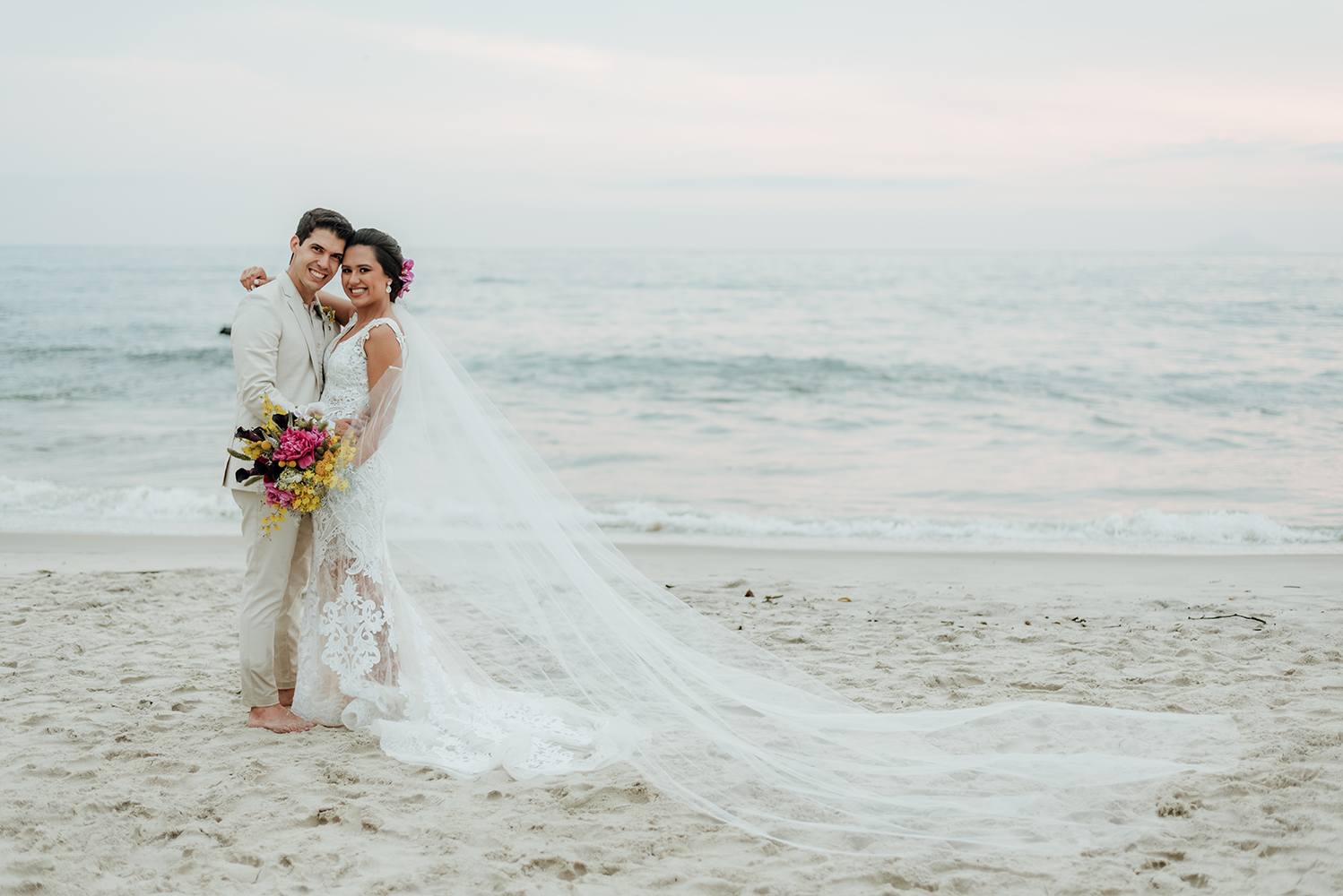 Letícia e Diego | Mini wedding em Maresias