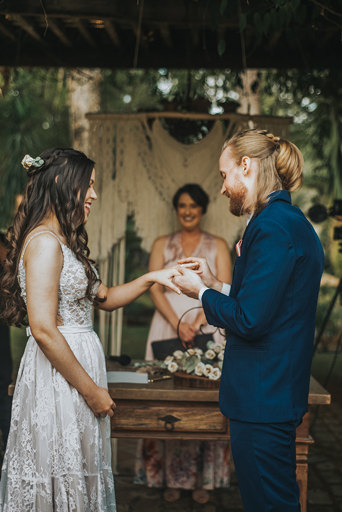 Jéssica e Pedro | Casamento com macramês e personalização, por Carol Guasti