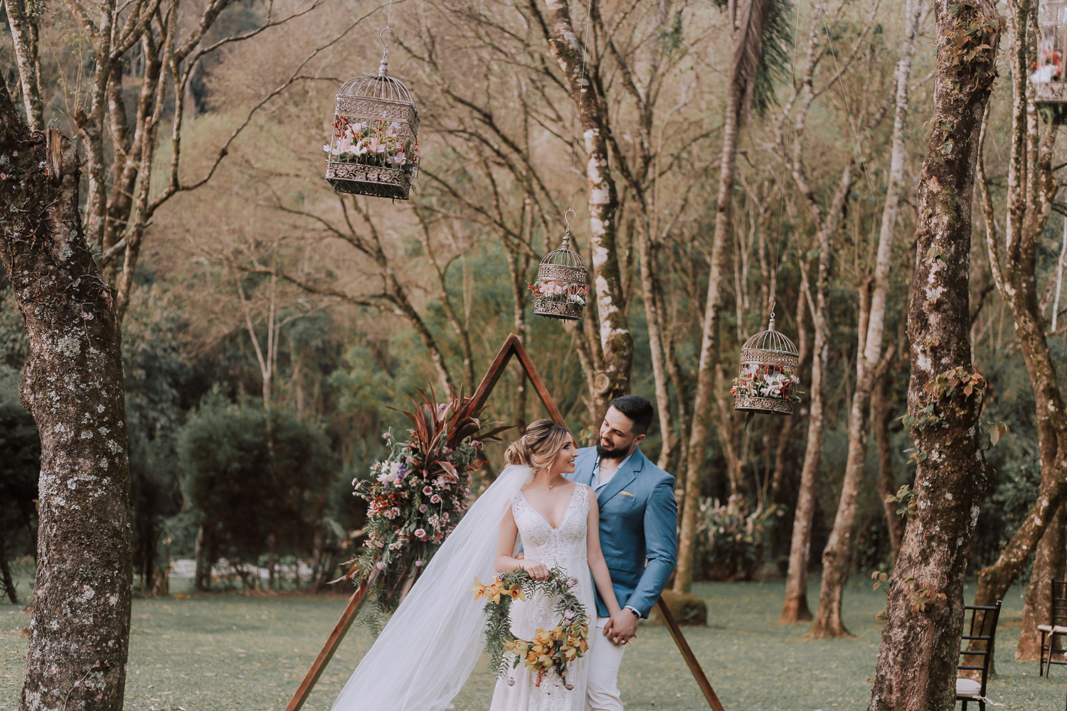 Flávia e Cauê | Mini wedding cercado no Ravena Garden