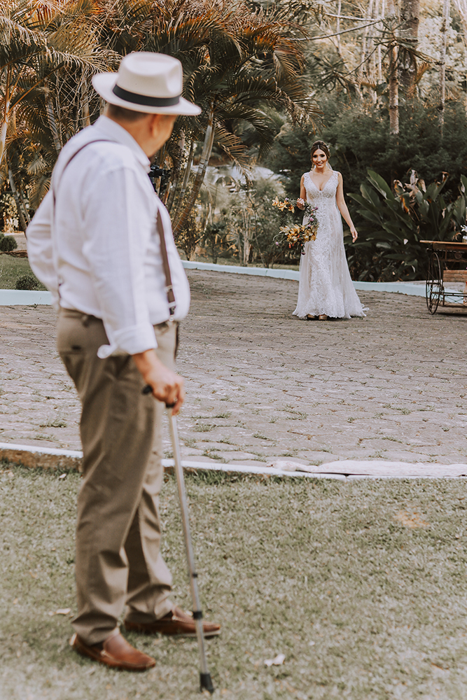 Flávia e Cauê | Mini wedding cercado de verde no Ravena Garden