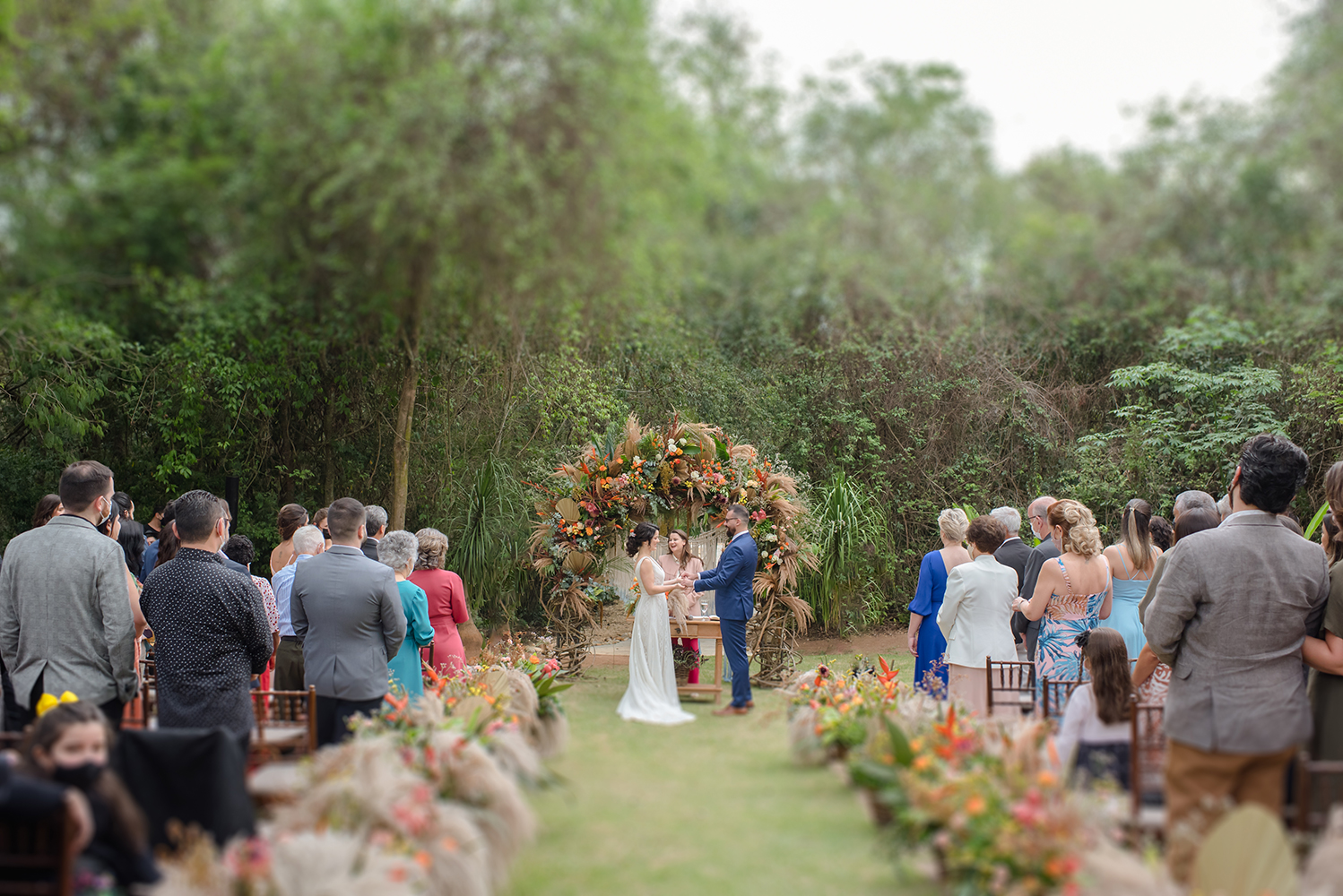 Letícia e Bruno | Casamento autêntico no campo, por Marina Maeda