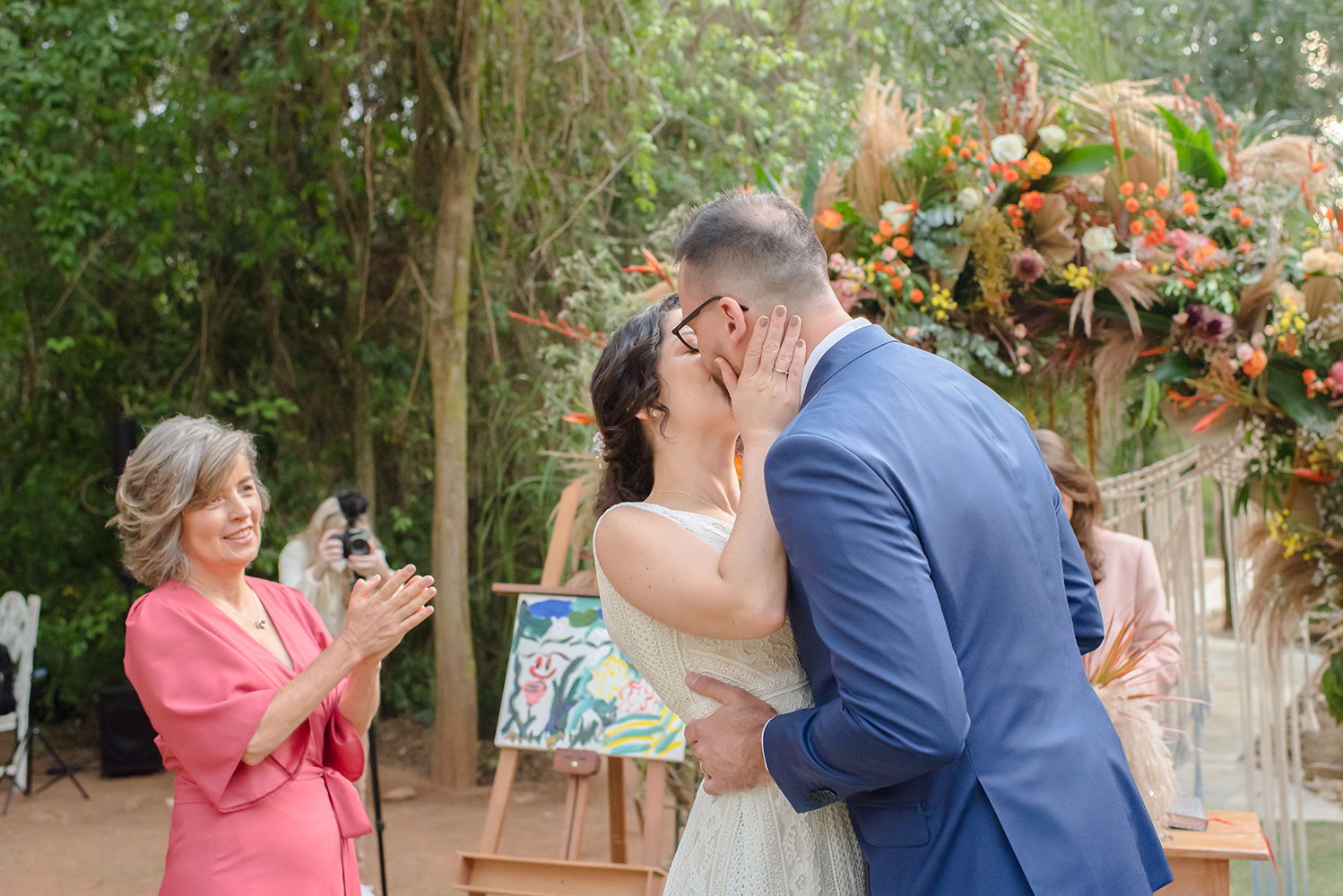 Letícia e Bruno | Casamento autêntico no campo, por Marina Maeda