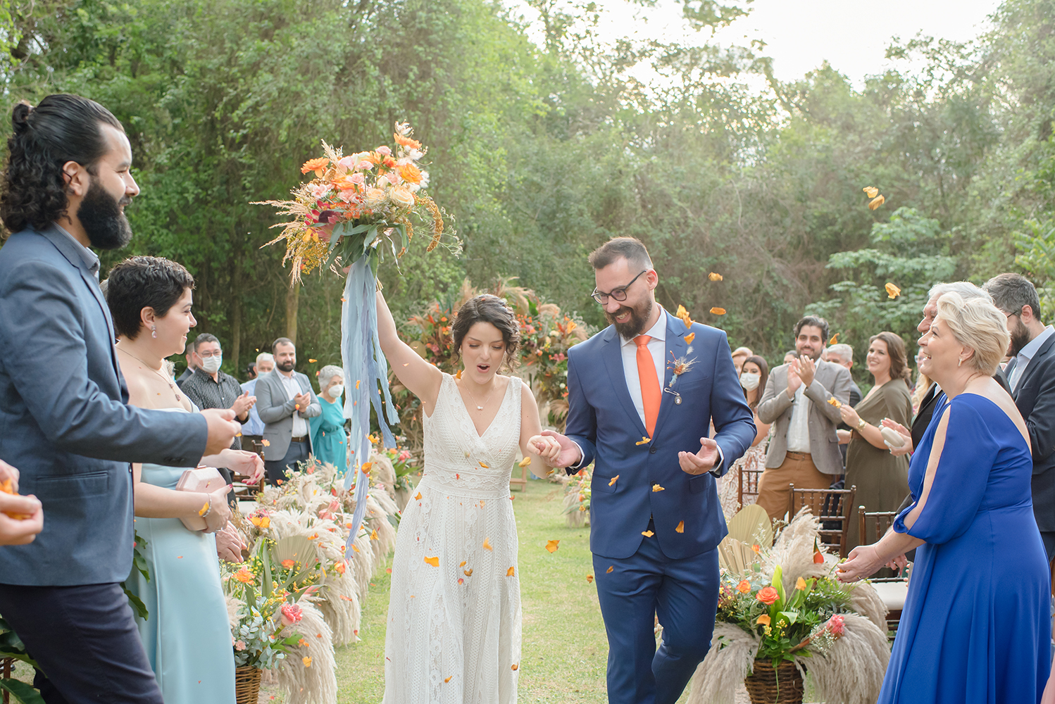 Letícia e Bruno | Casamento autêntico no campo, por Marina Maeda