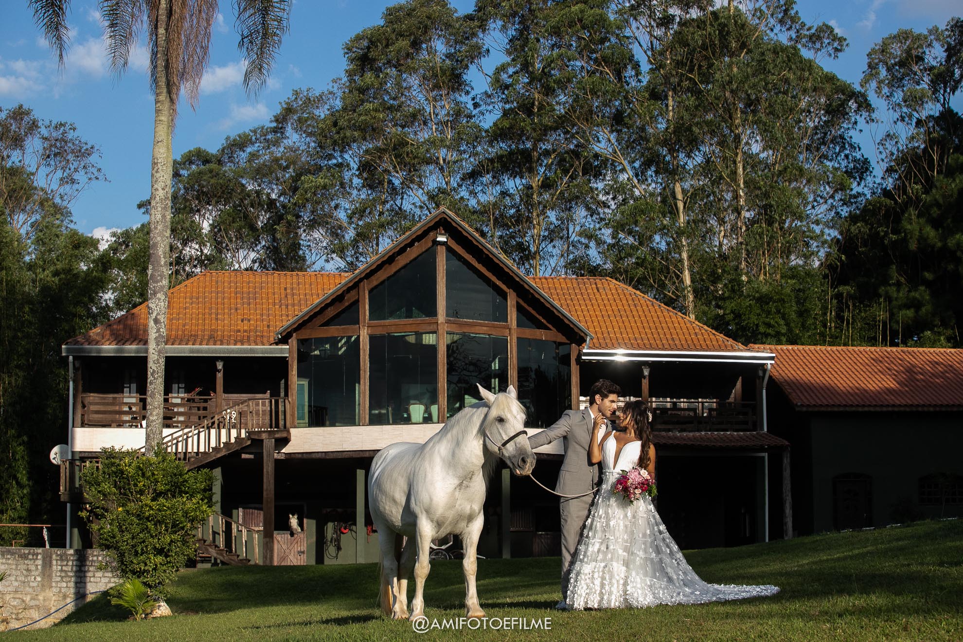 Editorial: Casamento Romântico na Chácara do Sino