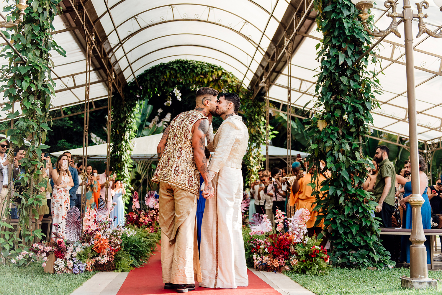 Rodrigo Malafaia e Leandro Buenno | Casamento criativo no Ravena Garden